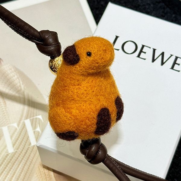 絶対欲しい！可愛い♡【ロエベ】チャーム カピバラ 偽物チャウチャウ かわいい 0010798569